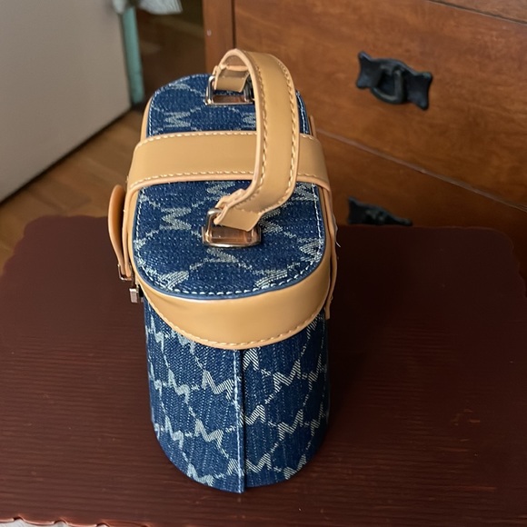 M mini bag w/ crossbody strap PINK - Picture 5 of 10